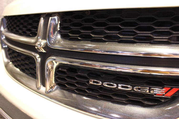 道奇酷威音响改装,道奇酷威改装外大包围