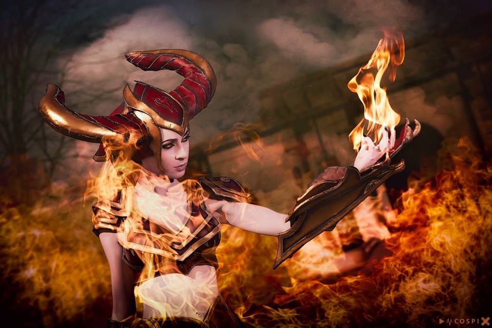 烬cos戏命师大枪,烬cos欧洲开幕式