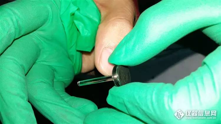 柱塞泵怎么换密封胶圈,柱塞杆上的密封圈怎么取下来