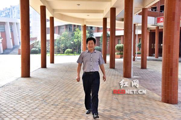 家门口的好学校校长,家门口的好中学