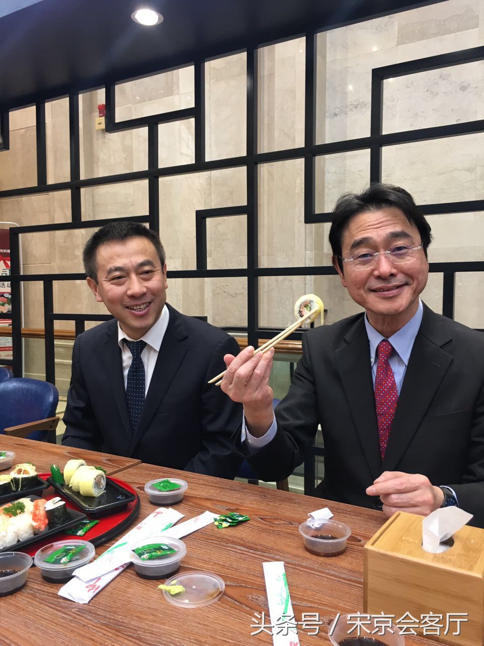 做餐饮赚不到百分之五十的毛利,卖食材赚钱