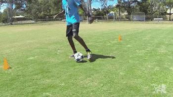 10种适用于足球爱好者的实用带球练习，赶快练起来吧！