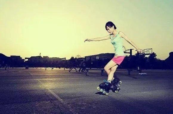 轮滑不是选择而是坚持和热爱,轮滑不仅是青春热血更是童真