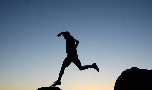 马拉松强者战术,马拉松的技巧及规则