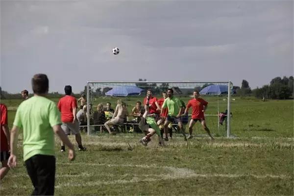 奇葩荷兰,奇葩荷兰联赛