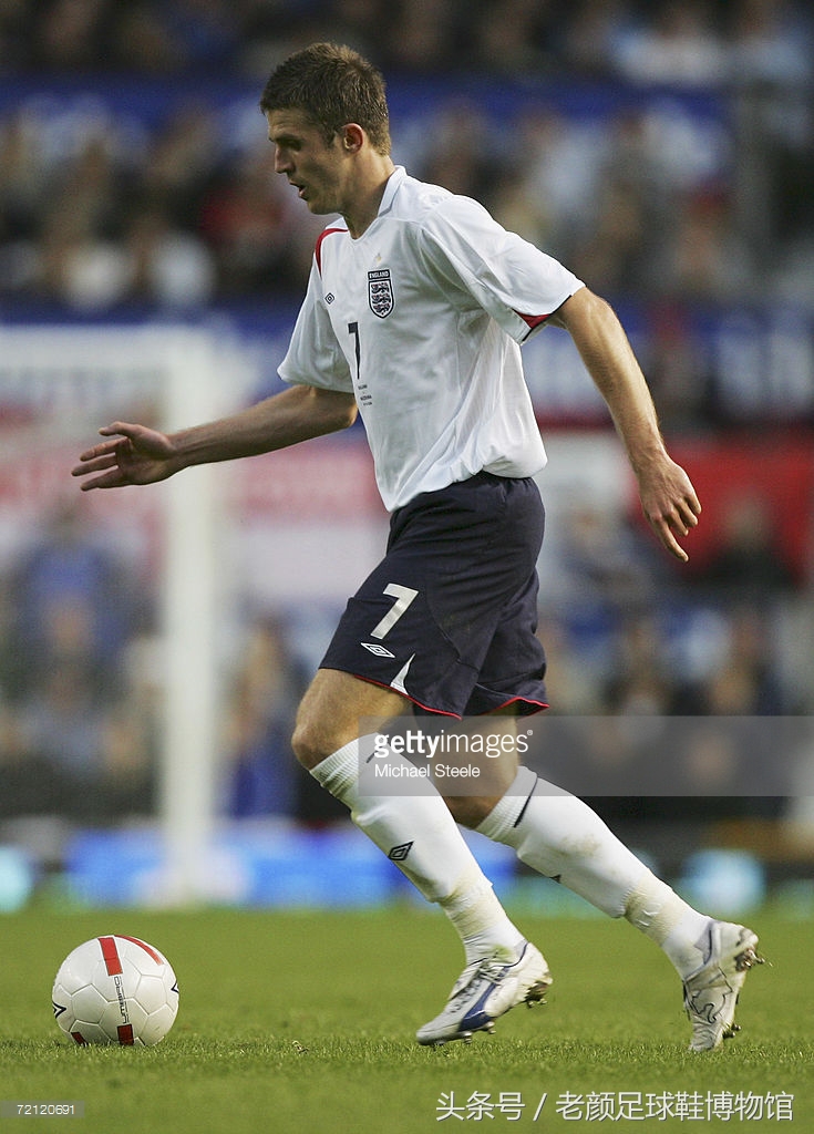 足球鞋历史第一战靴,历史最好碎钉足球鞋