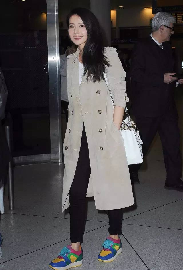 michaelkors奢侈品女包搭配,michaelkors时尚