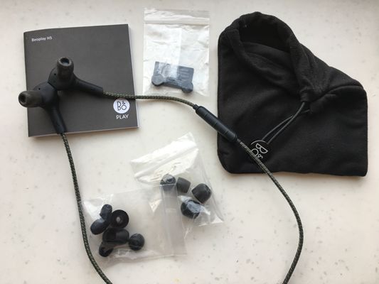 有幸摸了一下土豪的玩具——BO无线运动耳机