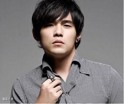 戏里戏外判若两人的男演员,刘烨和陈伟霆视频