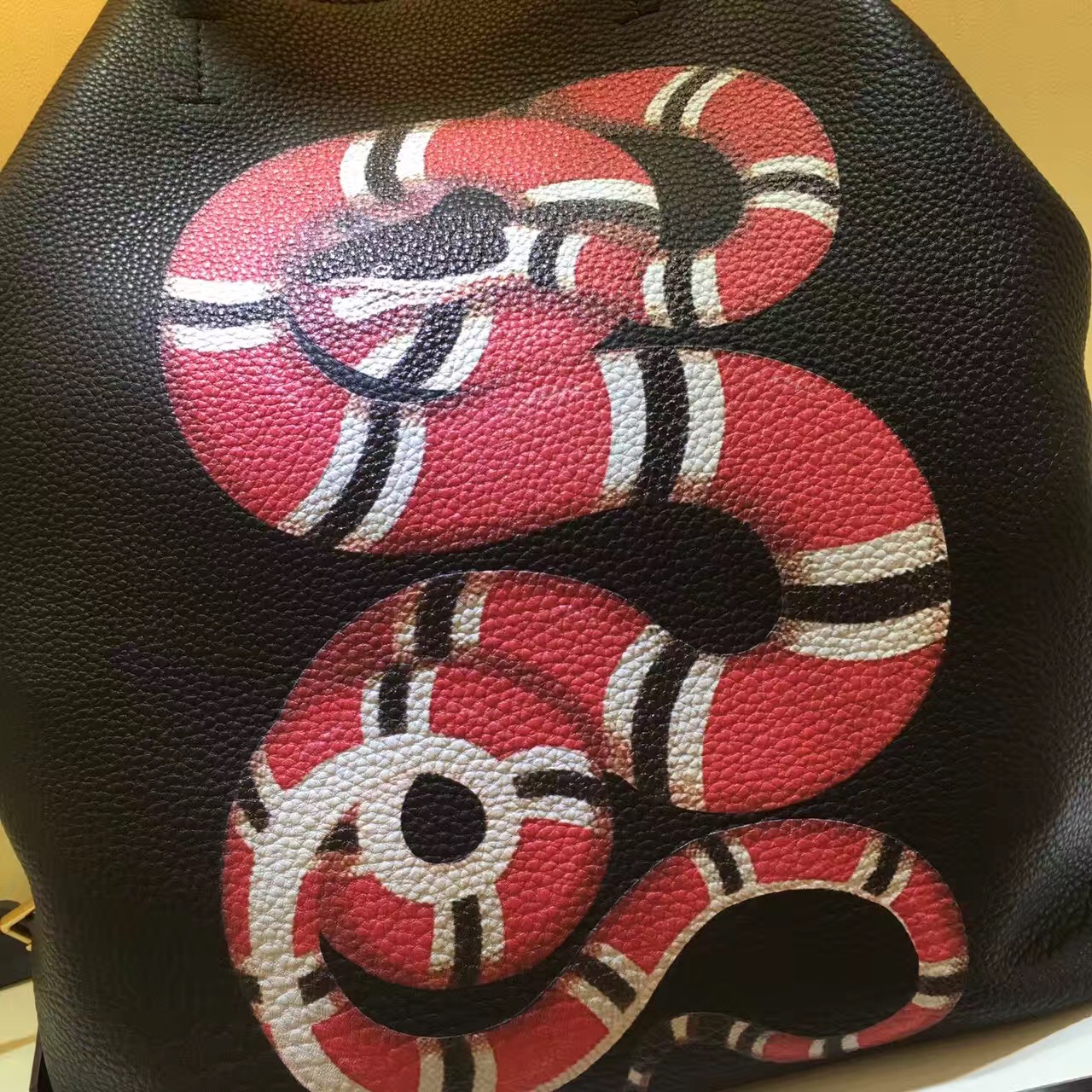 Gucci双肩包有盒子吗,gucci双肩包蝴蝶花