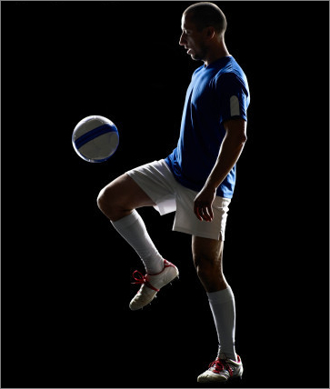 如何踢好足球基本功,足球基本功训练方法颠球