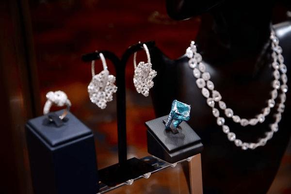 龙泽润宝珠宝,龙泽润宝直播