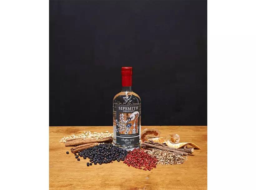 金酒就是松子酒吗,金酒是香槟吗