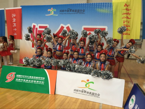 龙岐小学啦啦操队,大型校园啦啦操小学组