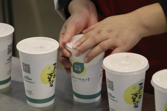 吃完食堂的第200碗饭，Ta说带我去后厨看看