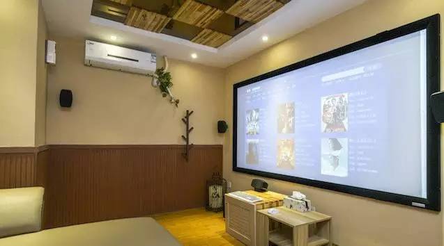 跨年哪里人少又好玩,跨年夜去酒吧好玩吗