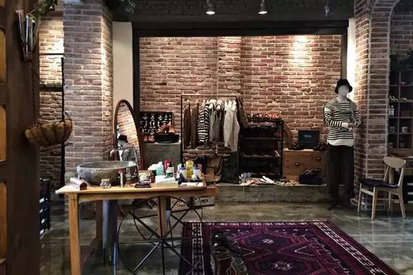 去韩国买衣服推荐买什么,韩国哪里卖好看的衣服