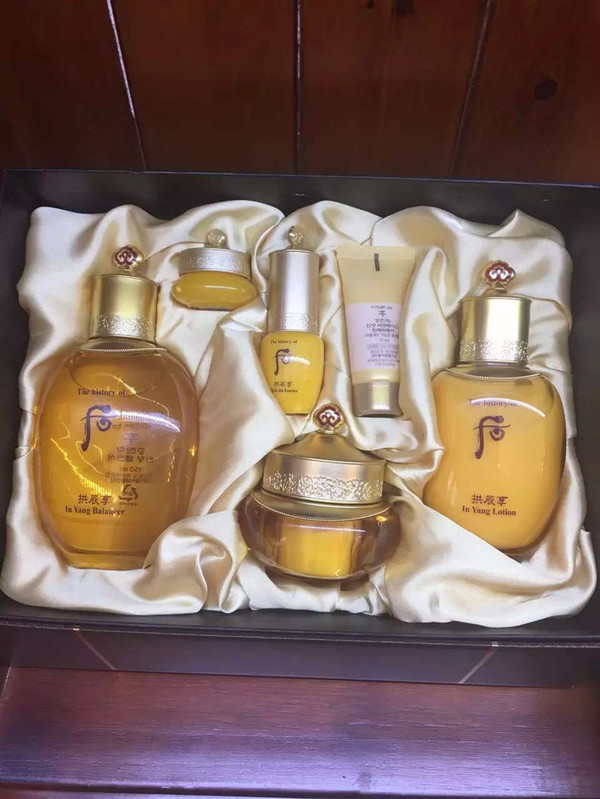 韩国雪花秀滋阴系列和whoo后拱辰享系列的对比