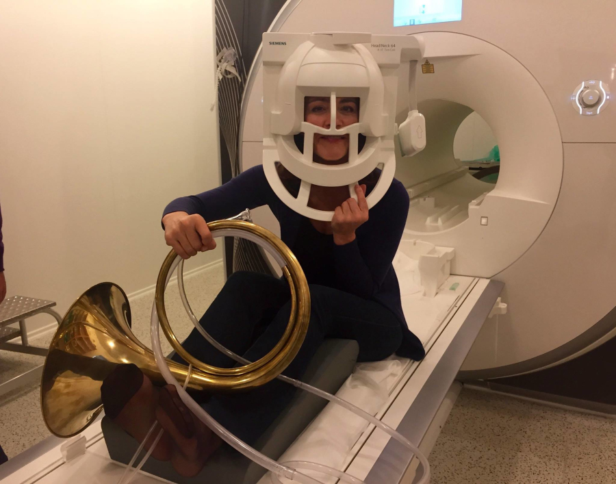 做核磁共振半道跑出来的多吗,做核磁共振途中为什么要推针水