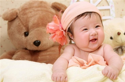 给宝宝辅食怎么选择水果,如何给宝宝选择辅食零食