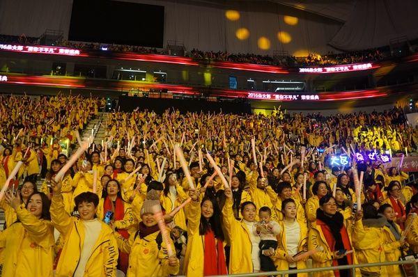 明星助阵，“朵女郎”盛典荣耀绽放黄浦江畔