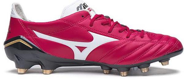 女生后卫足球鞋推荐实战,足球鞋应该怎么选最合适