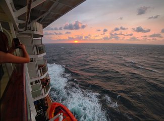 与游轮的亲密接触：精致邮轮千禧号,日韩线）内附有8090后游轮游正确打开方式专业摄影美图