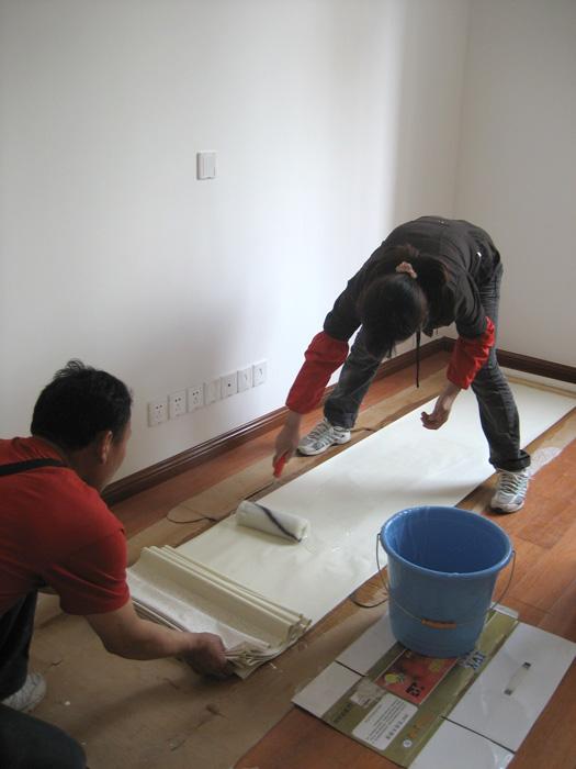 花高价买的墙纸刚贴完就透底,不想原因是它!吃过暗亏才长了教训