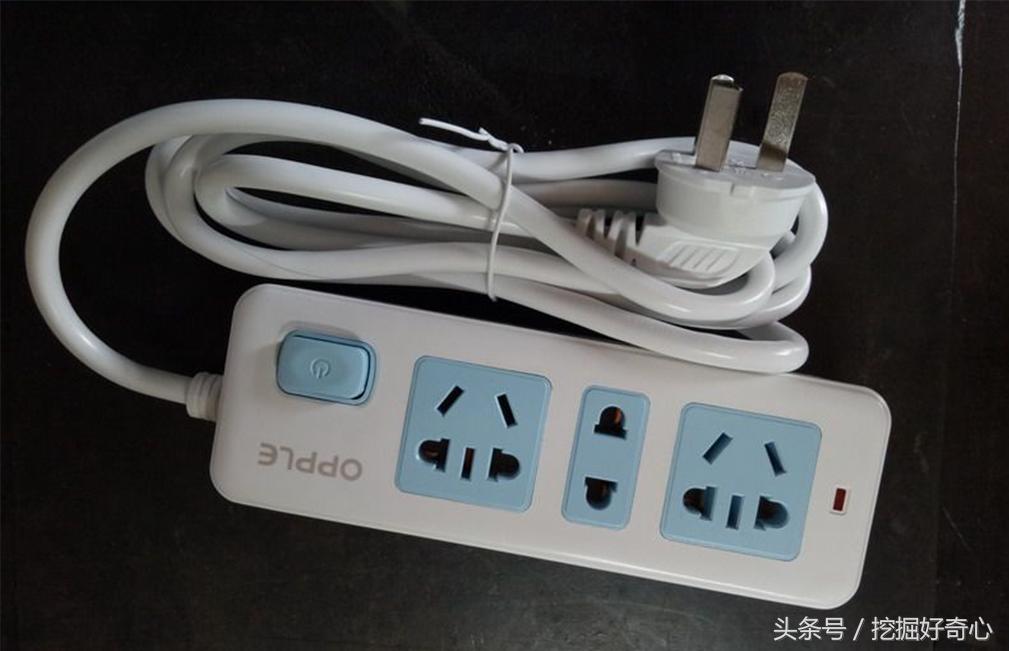 欧普吸顶灯9.9元,欧普9孔插座价格正品