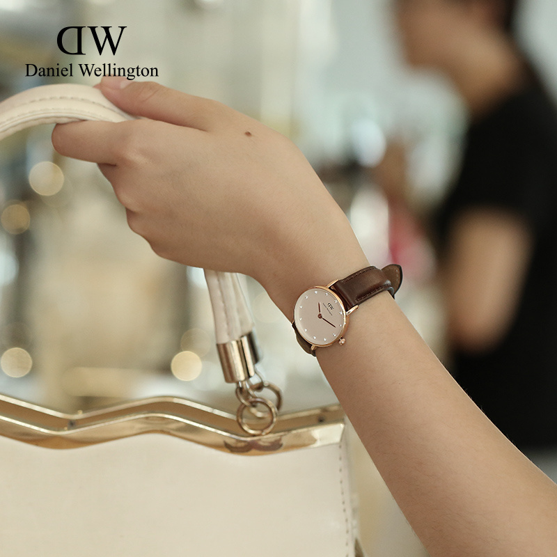 为什么dw手表现在价格那么低,扒一扒拼多多便宜好用的数码手表