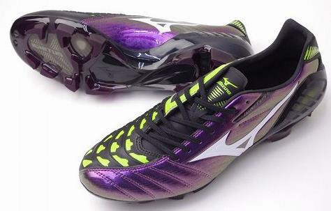 女生后卫足球鞋推荐实战,足球鞋应该怎么选最合适