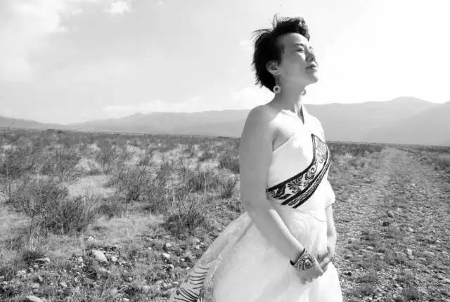 王菲遭质疑假唱节目组回应,如何看待王菲假唱