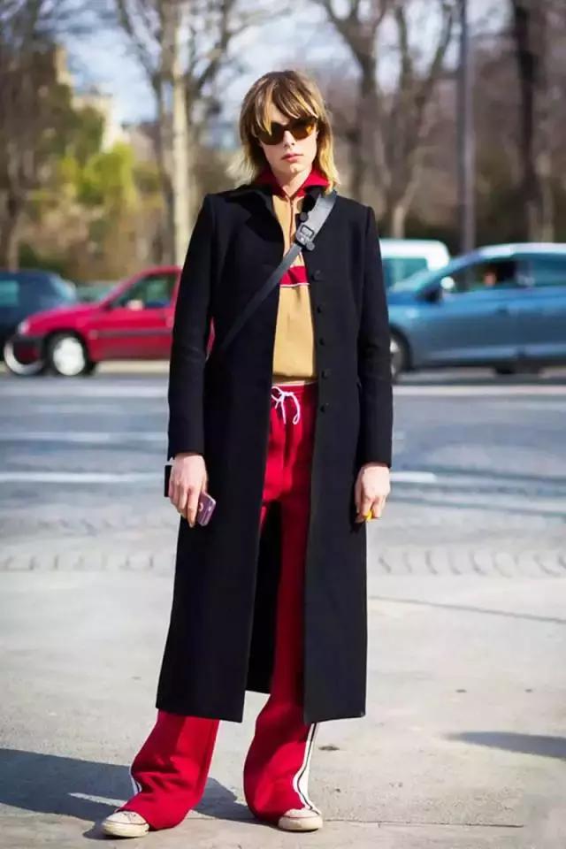 看杨幂职场着装如何搭配,袁姗姗和杨幂同款运动装