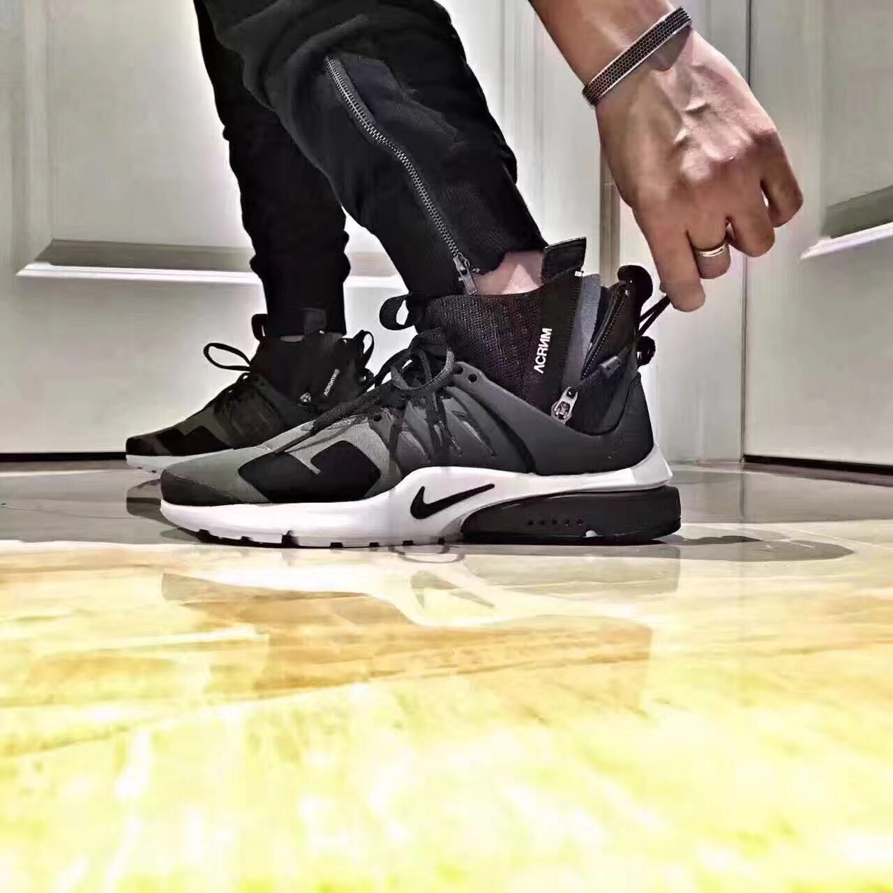 鞋服穿搭高端,潮品鞋服搭配