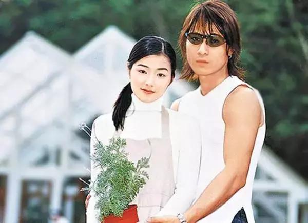 看杨幂职场着装如何搭配,袁姗姗和杨幂同款运动装