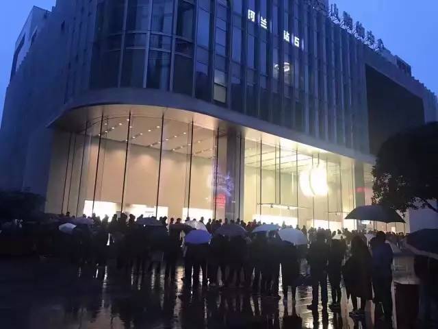 你见过凌晨一点的上海,你见过凌晨过后的上海吗