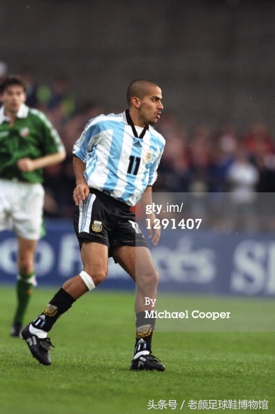 what足球,what鞋是什么牌子