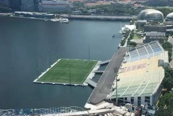 世界上最奇葩的足球场,足球场十大奇葩