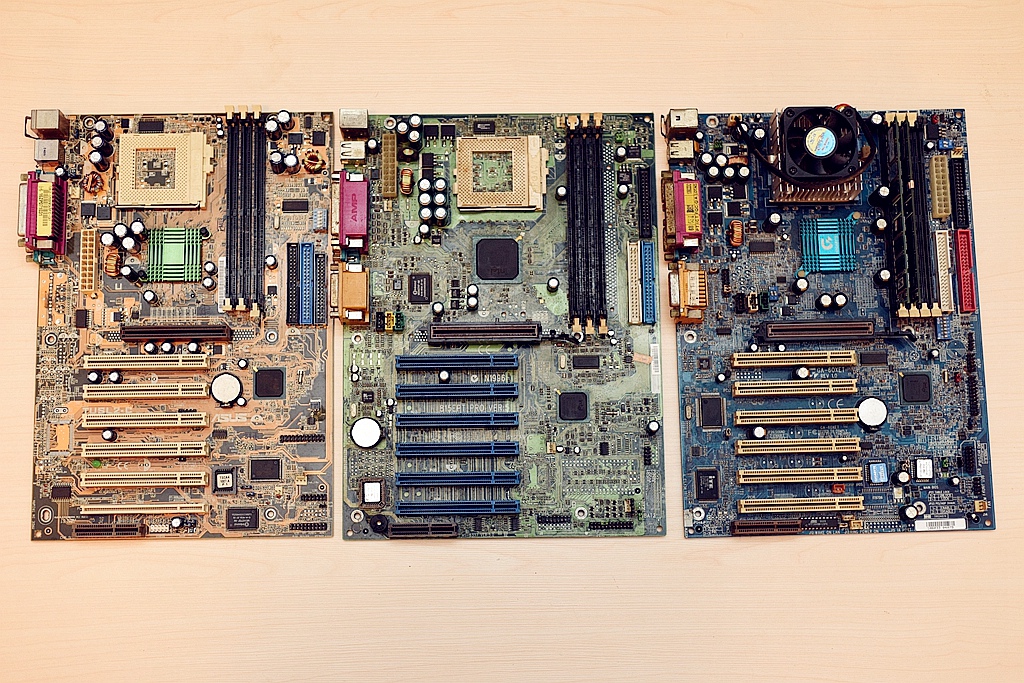 intel90年代,intel是电脑老牌子吗