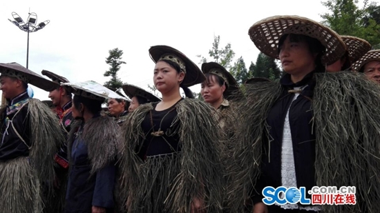 西部刀手，行走于中国道教神山四川洪雅瓦屋山，暗藏杀伐之气！
