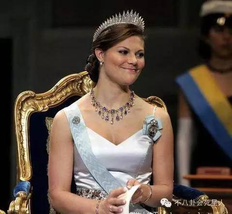 现在还有王子爱上灰姑娘？女招待、女兵、未婚生子戏码不要太多哦