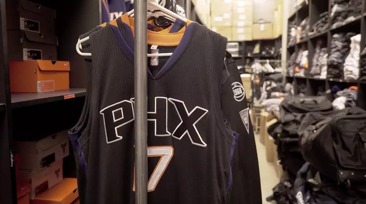 nba球员的衣服还需要花钱吗,nba球员的球衣不属于自己吗