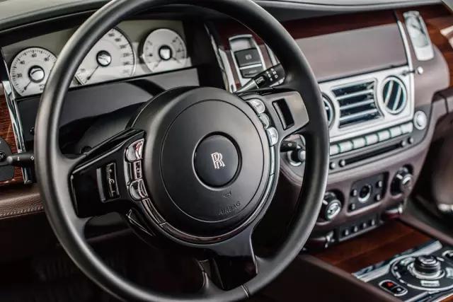 劳斯莱斯古思特blackbadge试驾,试驾新款劳斯莱斯古思特