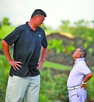 美人赠我*汗蒙**药：白富美日本少女似孙二娘催眠谋财原因如此