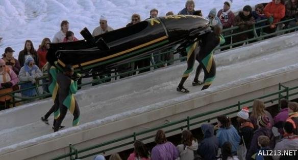 让人热血沸腾的十部必看战争电影,必看的10部励志体育电影