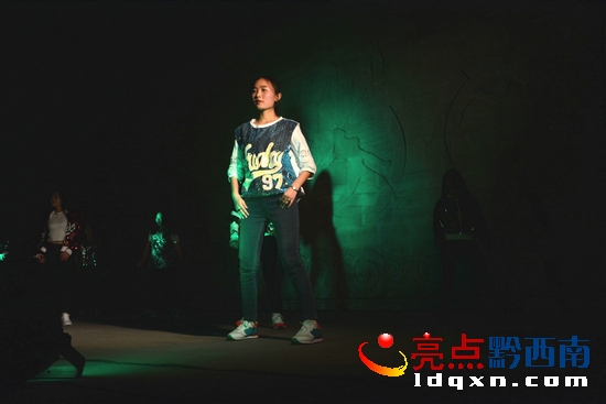 兴义八中跨年篝火晚会准备,兴义万峰林过年篝火晚会