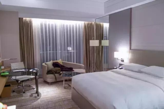 温泉酒店一定要有天然温泉吗,冬日里泡温泉