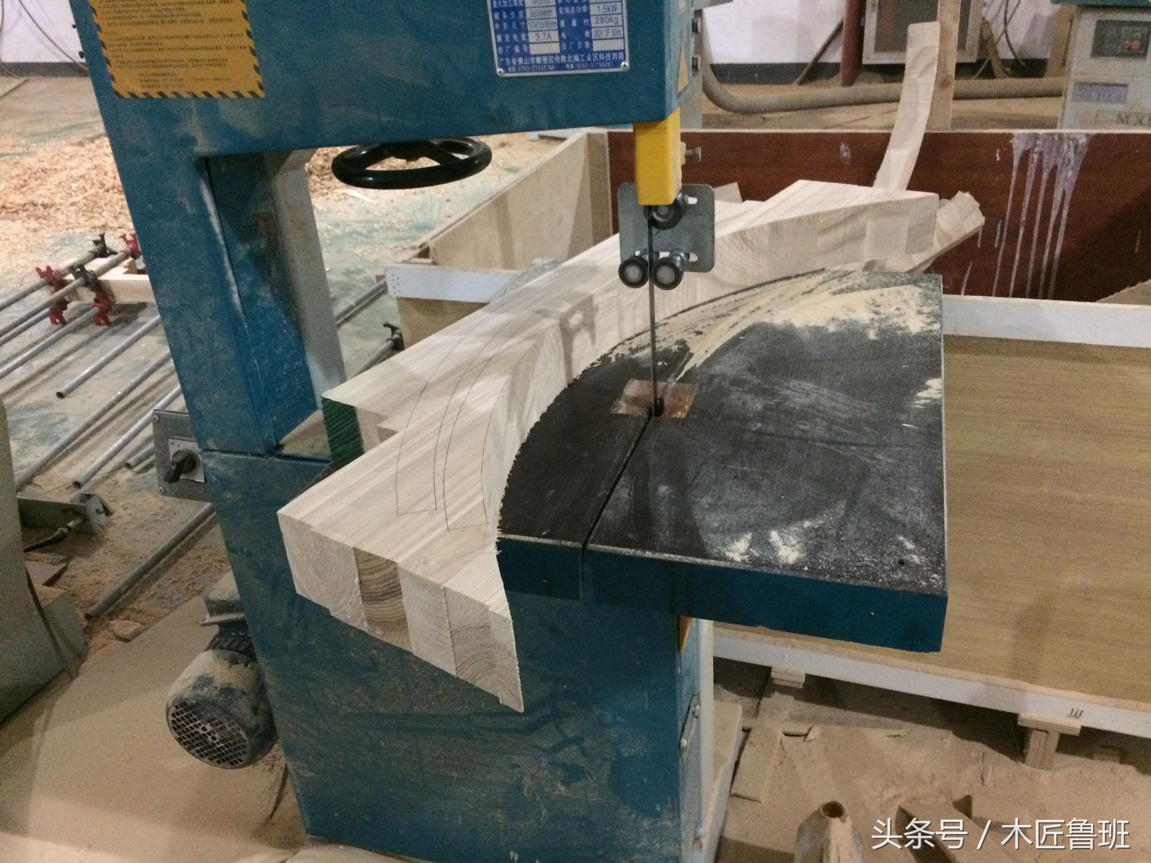 榫卯圆餐桌设计与构造图解,轻奢风格圆形实木餐桌效果图