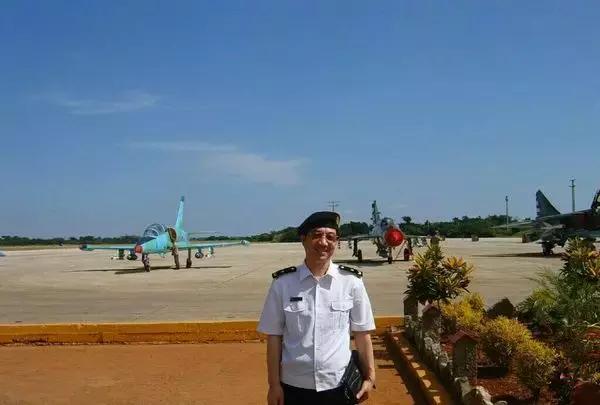 军装男神养成指南局座教你正确穿军服