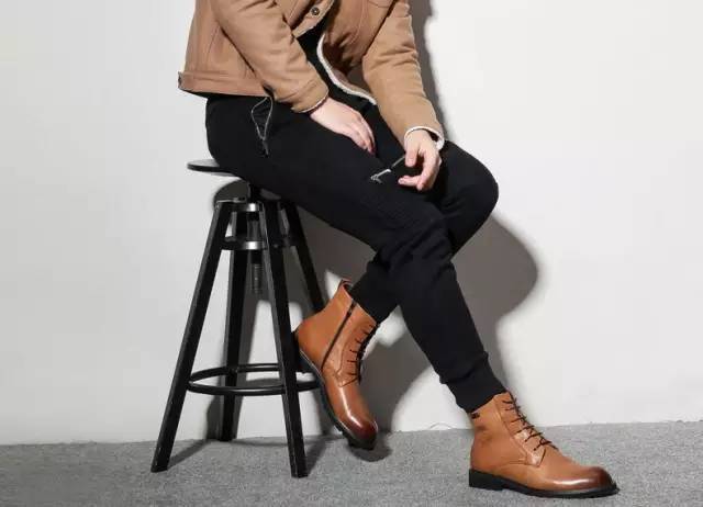 防滑耐磨又保暖的马丁靴推荐,马丁靴的酷炫帅气百搭的时尚单品